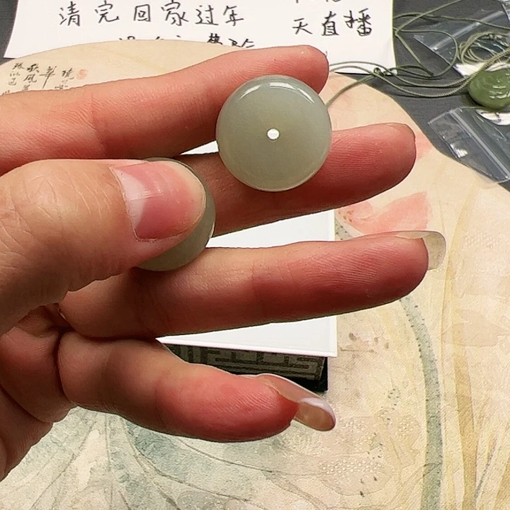 和田玉颈饰未镶嵌4