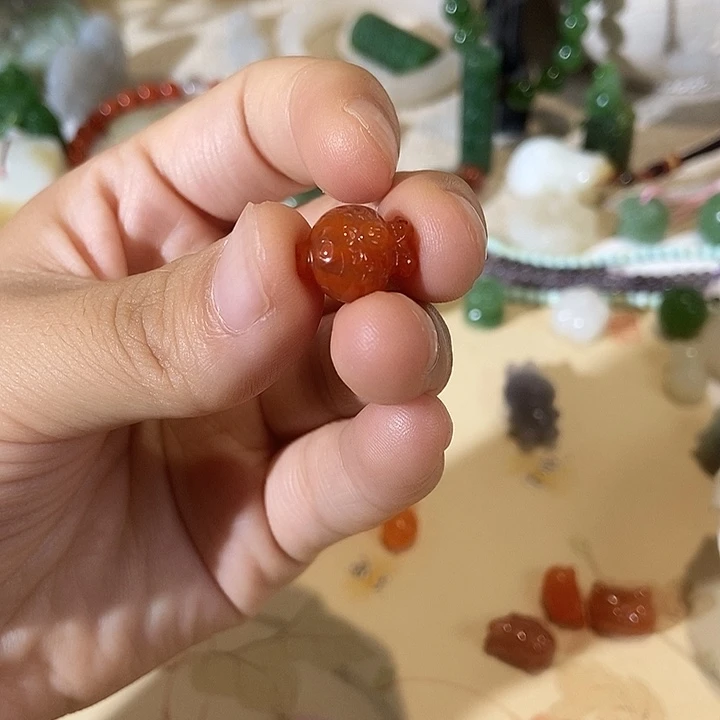菲****和田玉（糖玉）戒指未镶嵌这个