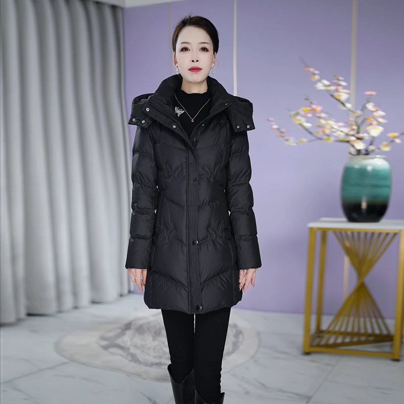 高档90白鸭绒羽绒服女保暖修身长款显瘦气质妈妈冬装连帽外套