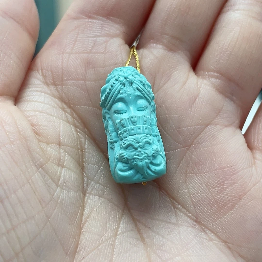 绿松石颈饰未镶嵌