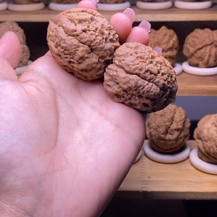 秋***水文玩核桃吊坠9。