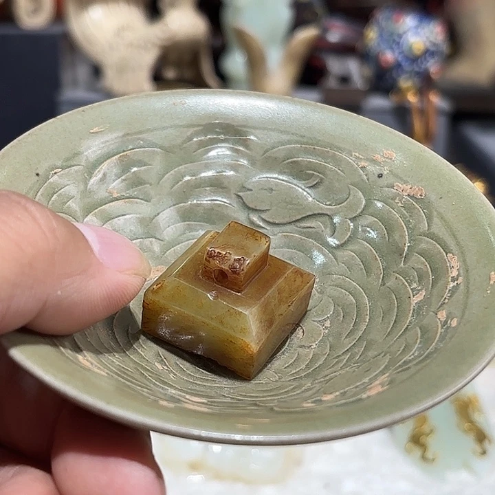 摆件瓷器中含有大量丰富