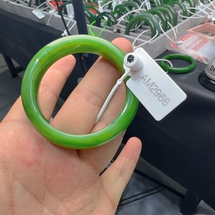 和田玉（碧玉）手镯未镶嵌邯****定52