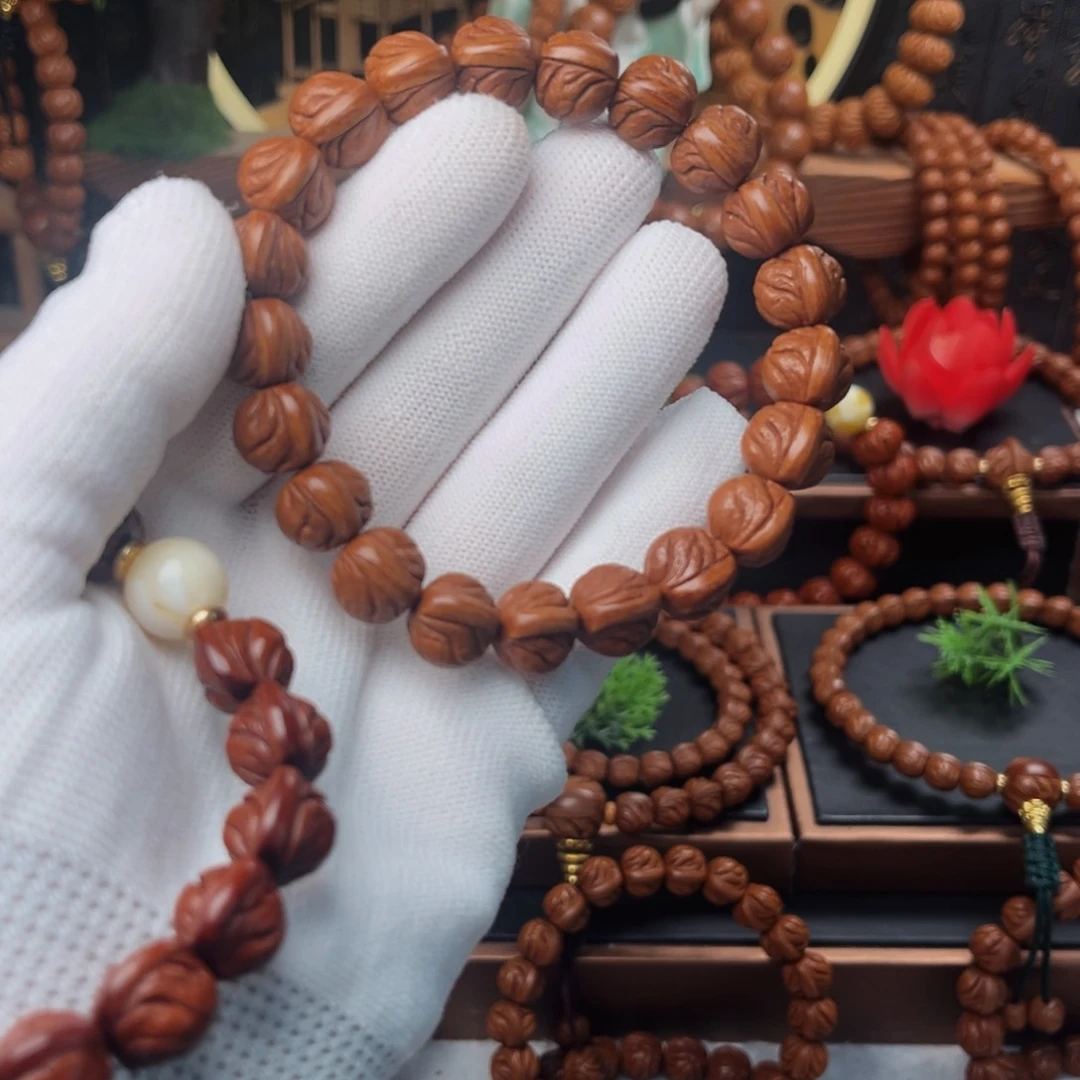 吊坠桃核12玉龙脊手串