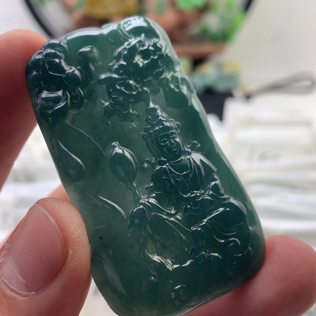 颈饰未镶嵌翡翠观音