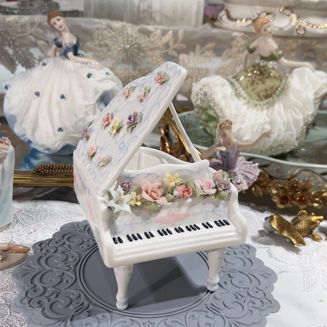 陶瓷0160骨瓷钢琴音乐盒摆件