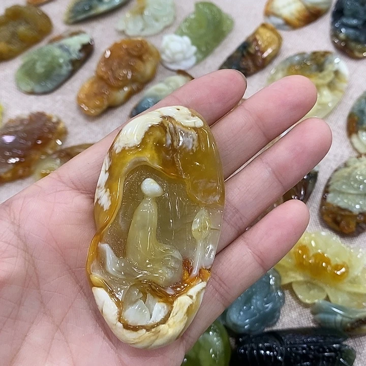 喵***恙蛇纹石玉合金颈饰