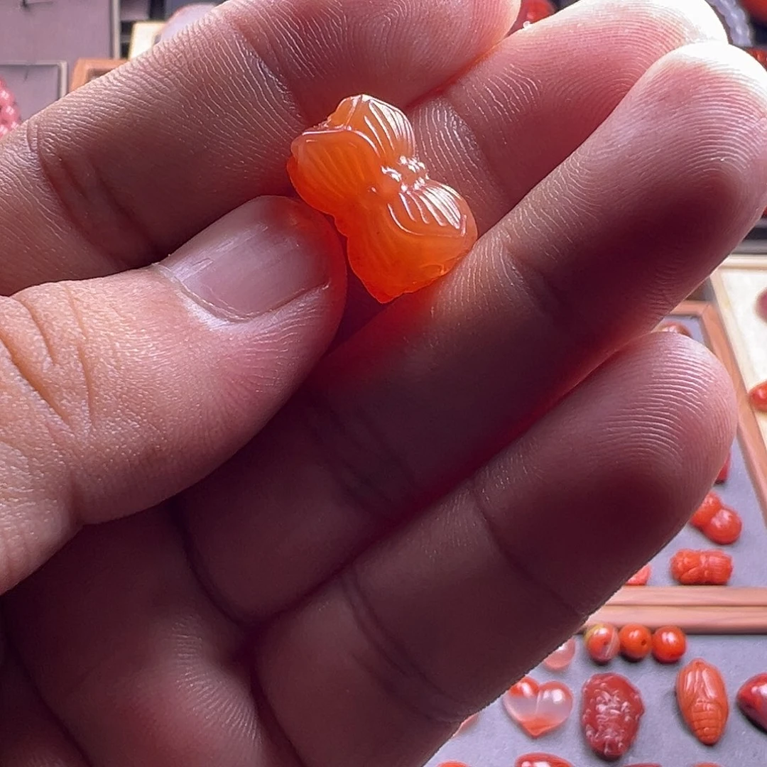 南红玛瑙未镶嵌珠宝奇石
