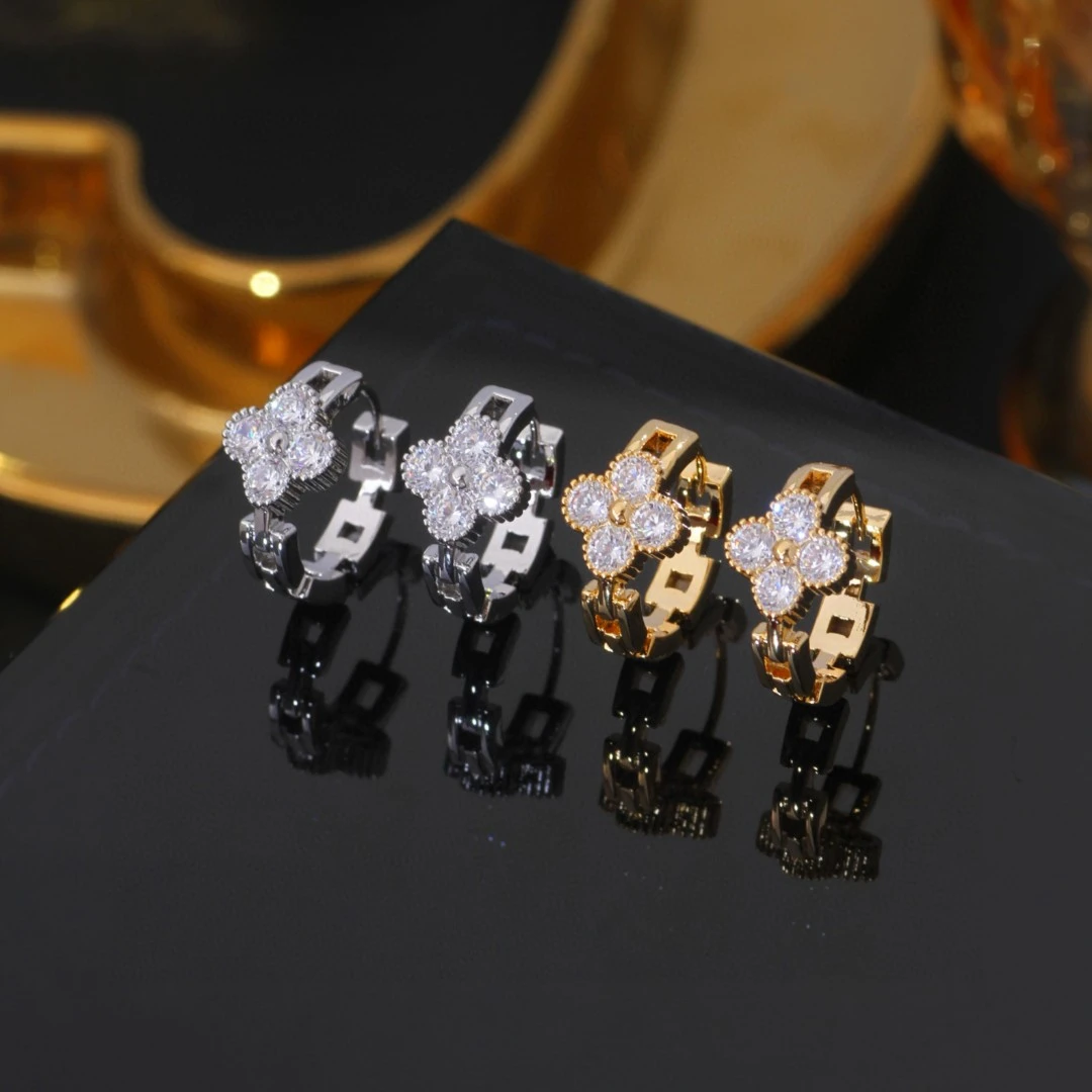 铜合金耳饰 《货号8679》高版精工四叶耳扣