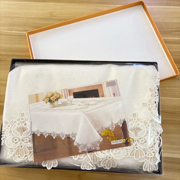 H17209  微瑕蕾丝花边布艺桌布。160cm*220cm