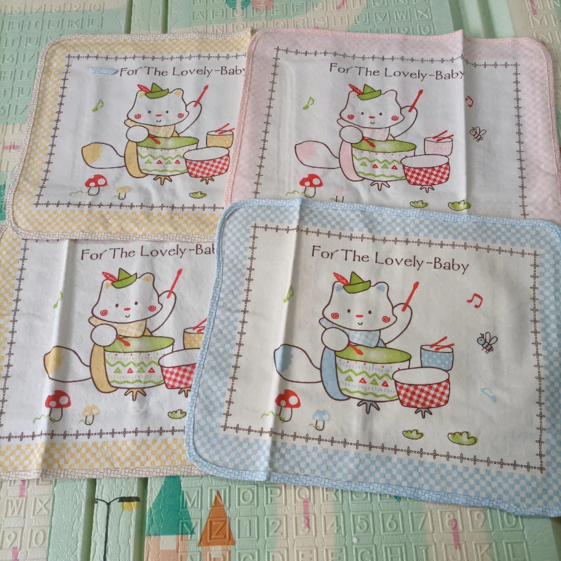 莱利贝比卡通可爱防滑吸水隔尿垫35cm*27用品B11