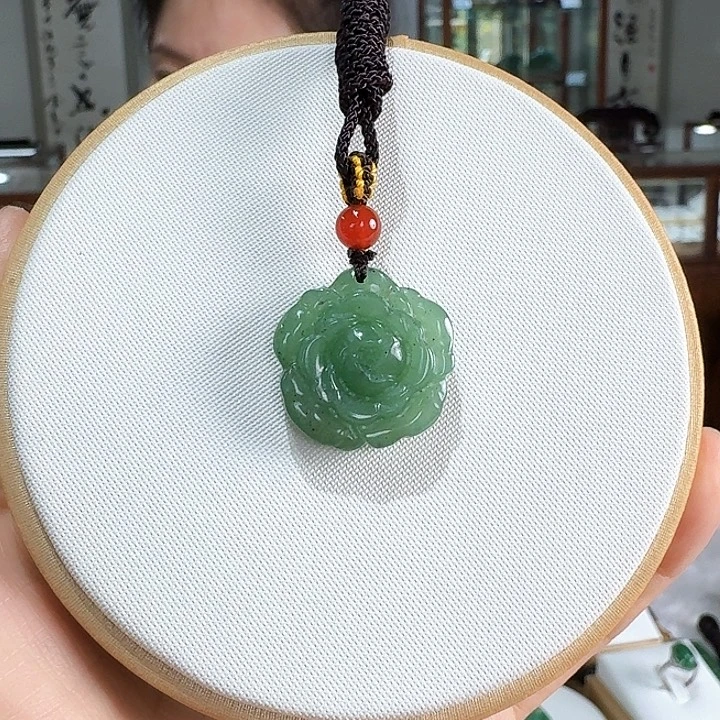 密玉（石英质玉）未镶嵌颈饰