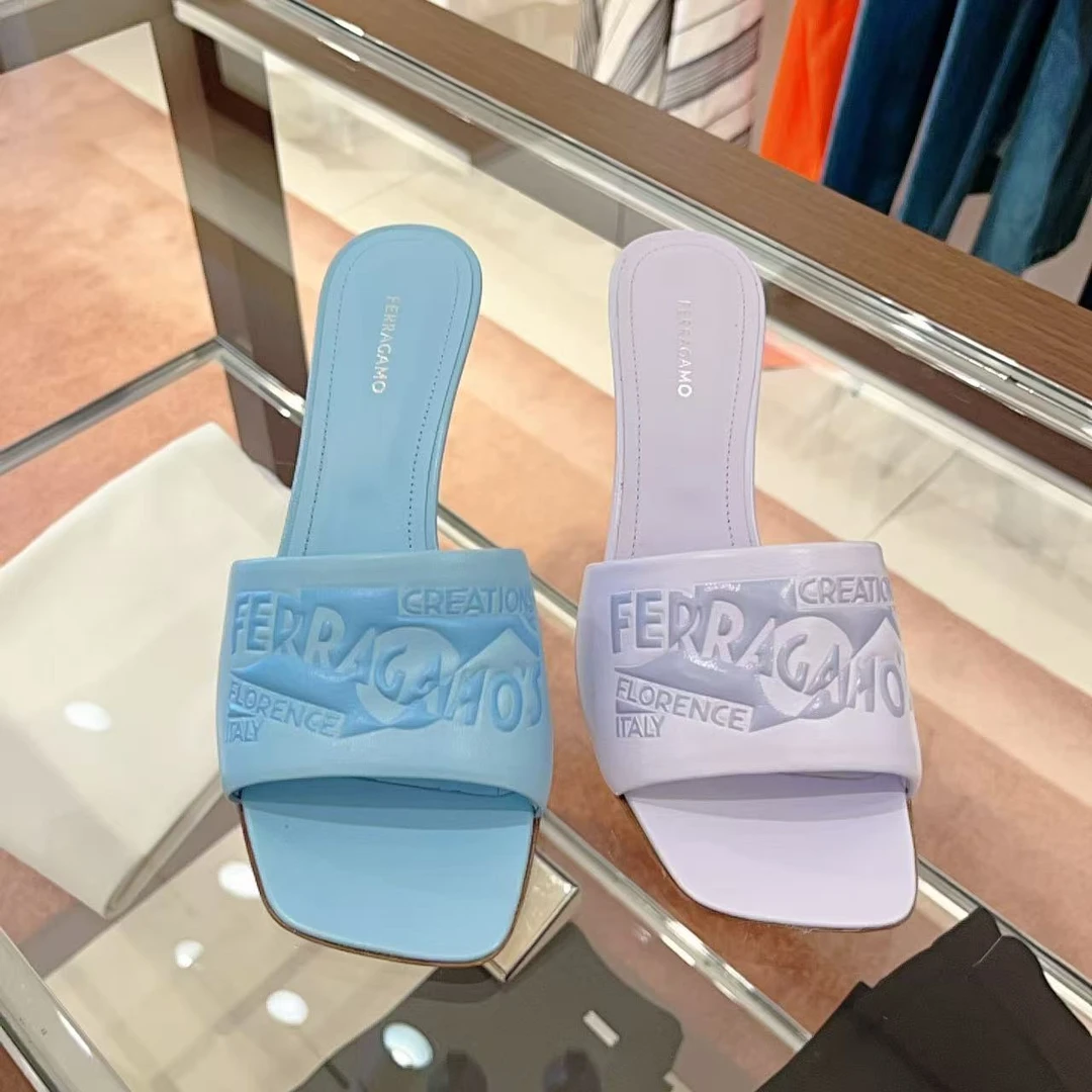 未使用 FERRAGAMO/菲拉格慕 女鞋字母压纹凉拖鞋多色