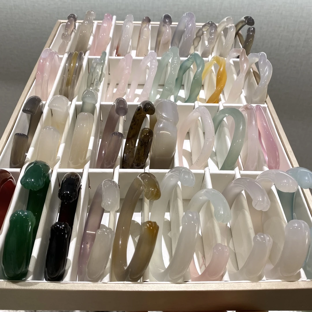 【玛瑙异形雕刻-拍1拆2选1】保底1只玛瑙手镯（下单后NO退NO换）