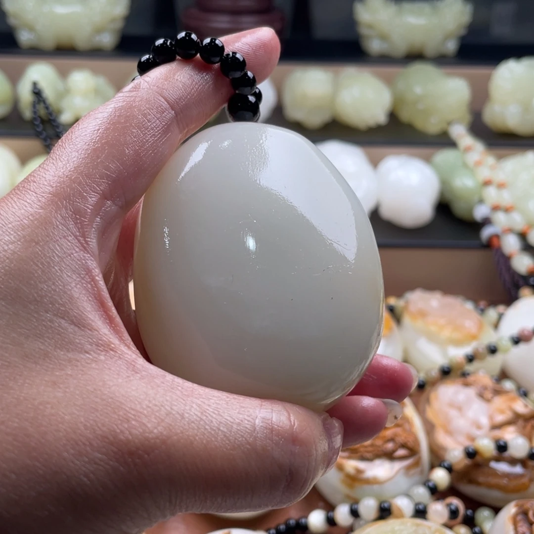 一***苗石材天然古缺手把件