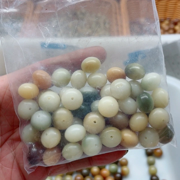 吊坠白玉菩提瑕疵14算盘50