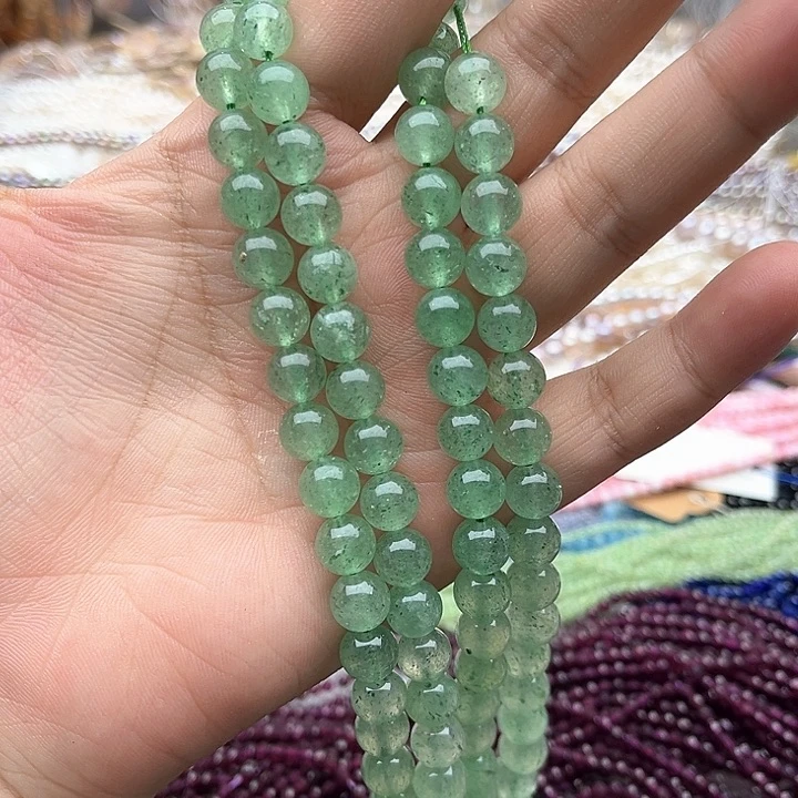 未镶嵌玛瑙/玉髓珠宝半成品一条8mm左右绿草莓晶