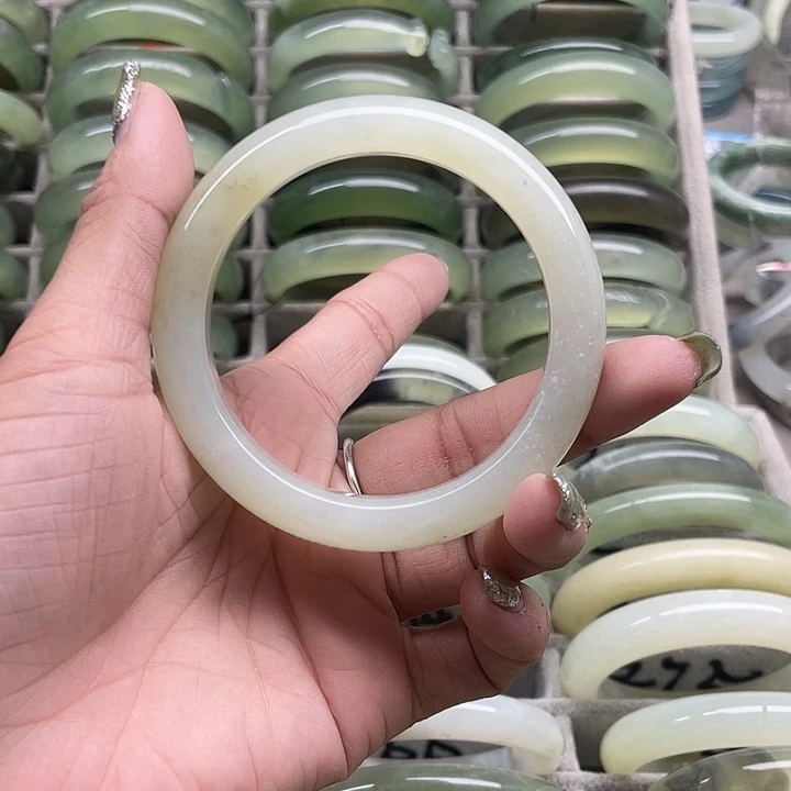 蛇纹石玉未镶嵌手镯265