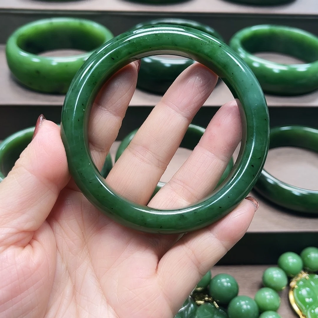 和田玉（碧玉）未镶嵌手镯