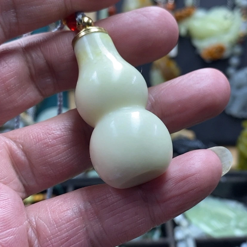【闪购商品】蛇纹石玉吊坠未镶嵌枣****店