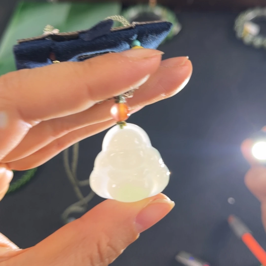 和田玉未镶嵌颈饰和田玉佛公