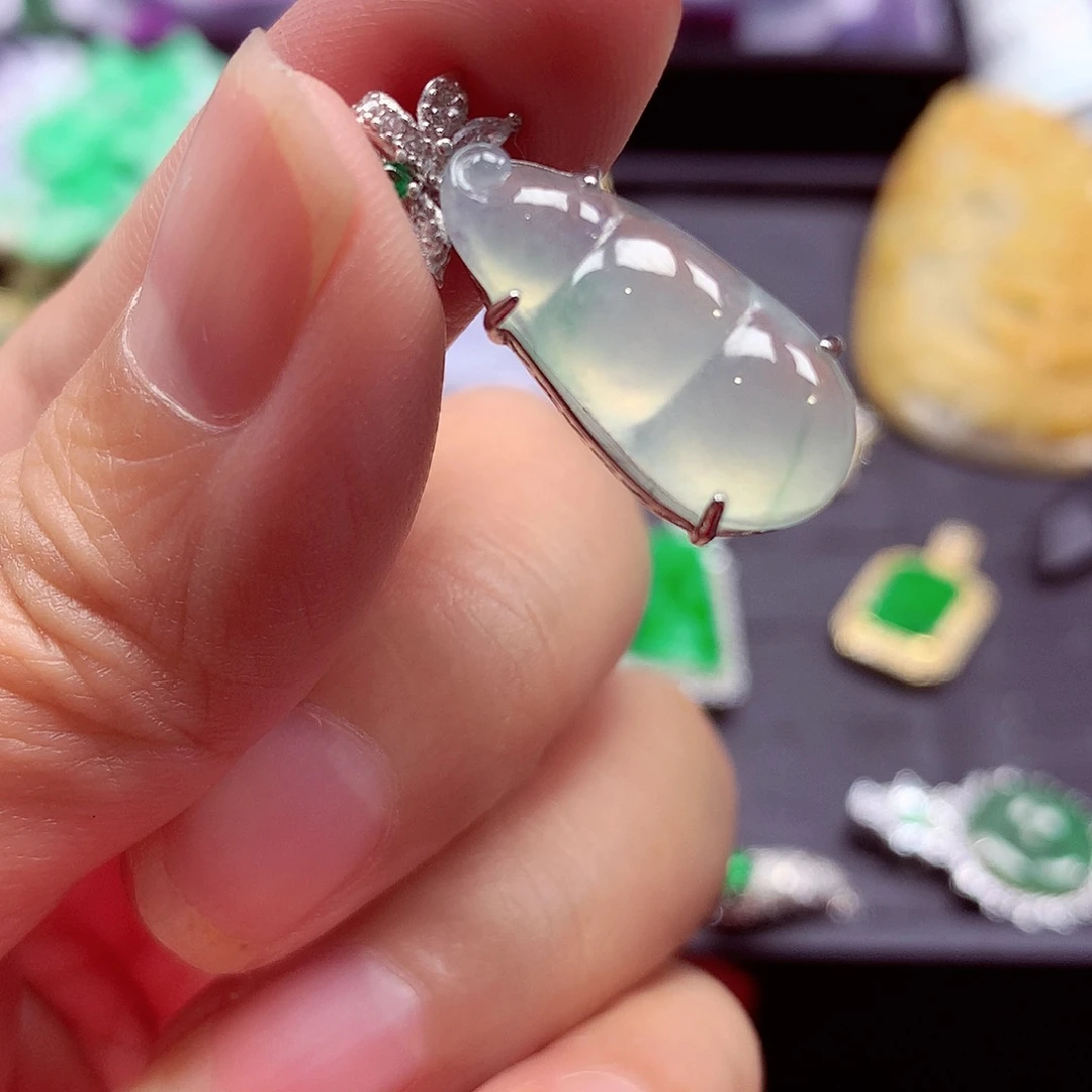 翡翠银S925镶嵌颈饰翡翠