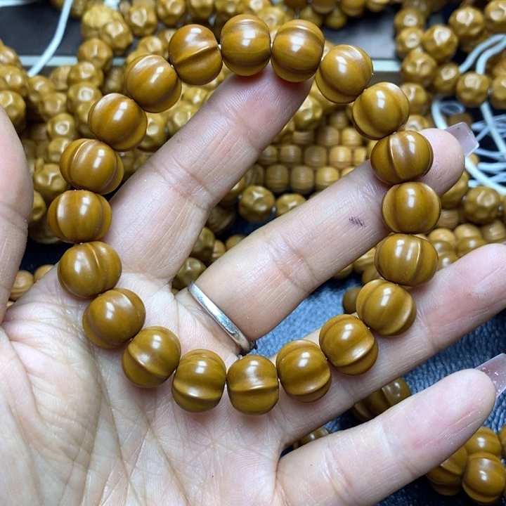 猴头核桃手串′猴头草