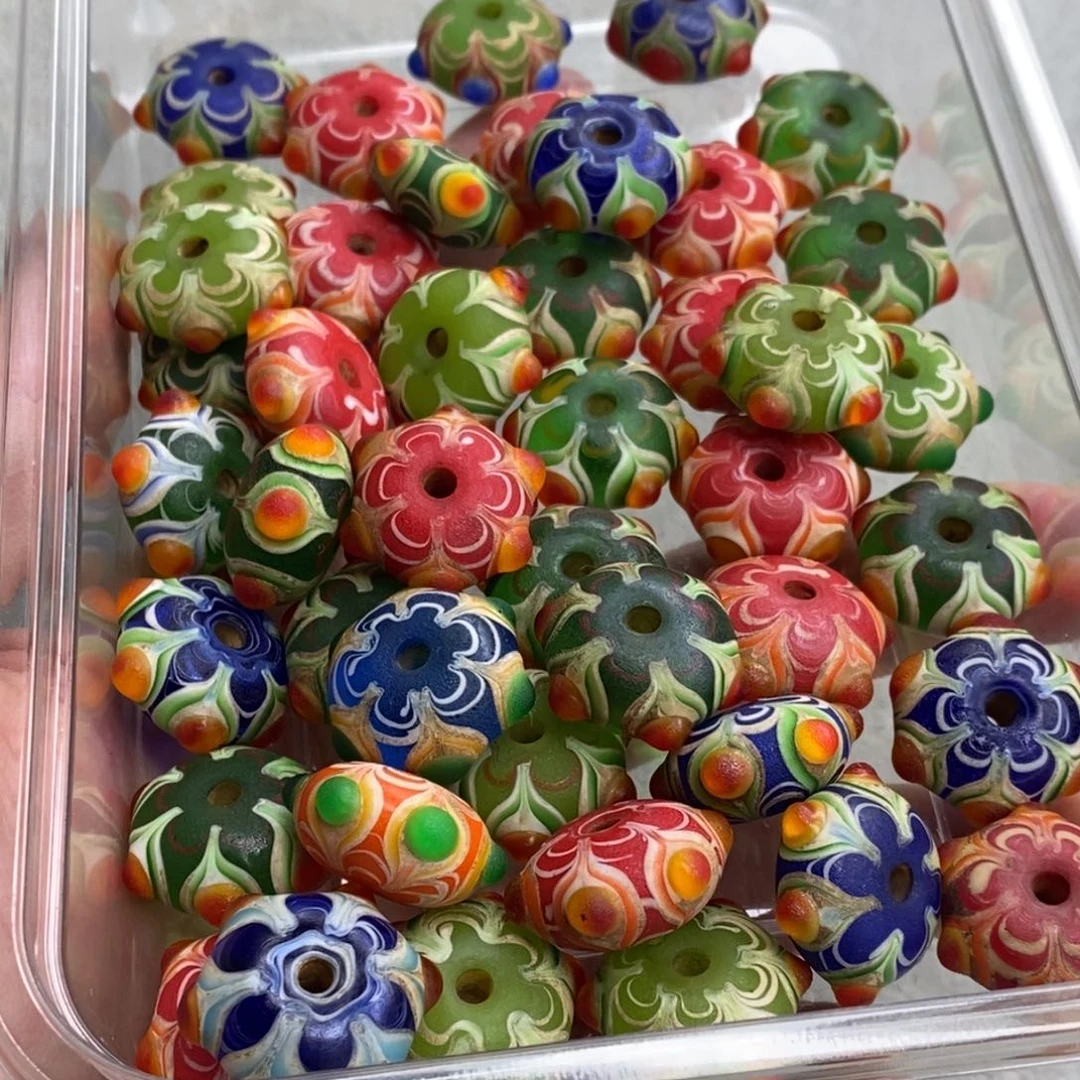 琉璃颈饰莲花平安扣