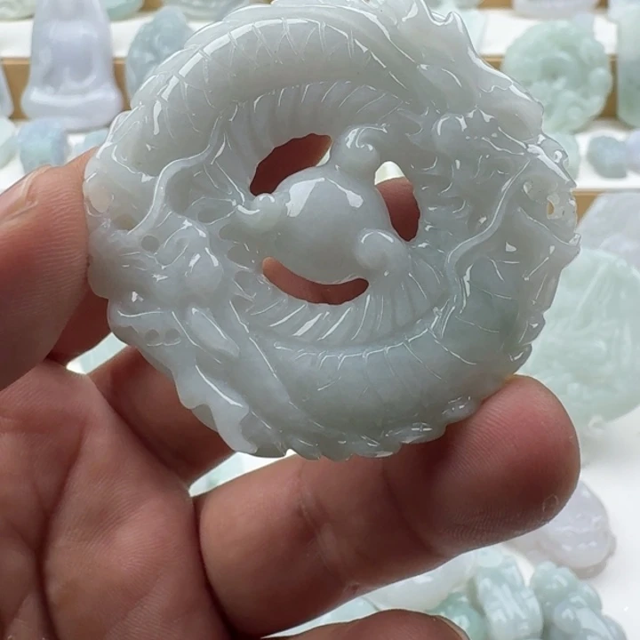 翡翠未镶嵌颈饰天然缅甸A货翡翠