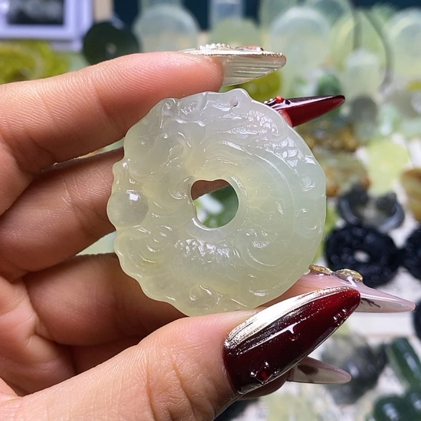 【闪购商品】蛇纹石玉颈饰未镶嵌位****?