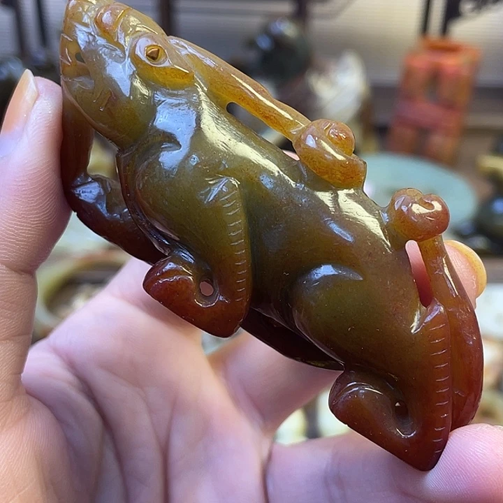 未镶嵌和田玉（糖玉）挂件