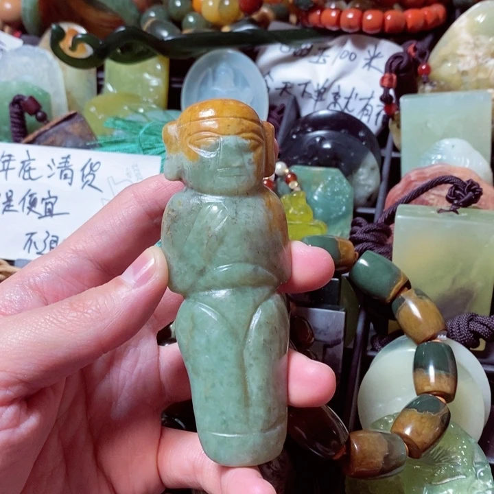 透闪石质玉颈饰未镶嵌