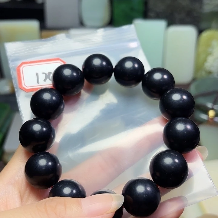 老***k和田玉未镶嵌珠宝半成品