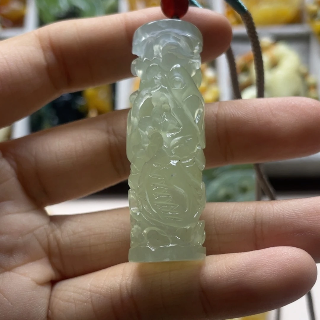 蛇纹石玉颈饰未镶嵌