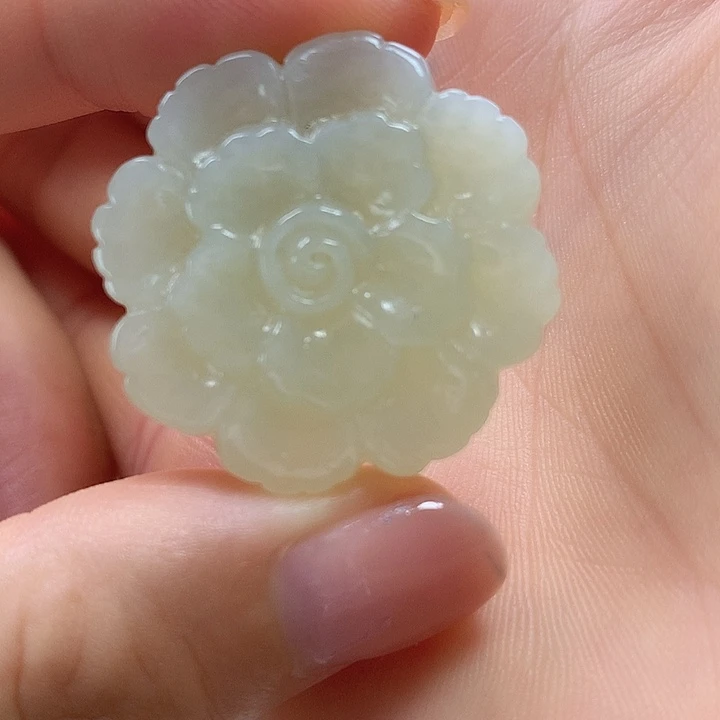 空***兰颈饰未镶嵌和田玉