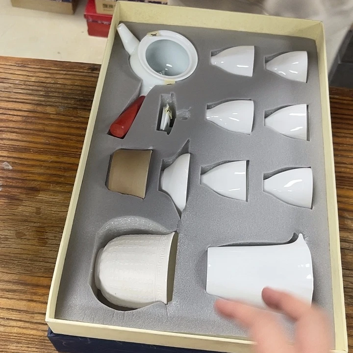 孤品茶具套装等。