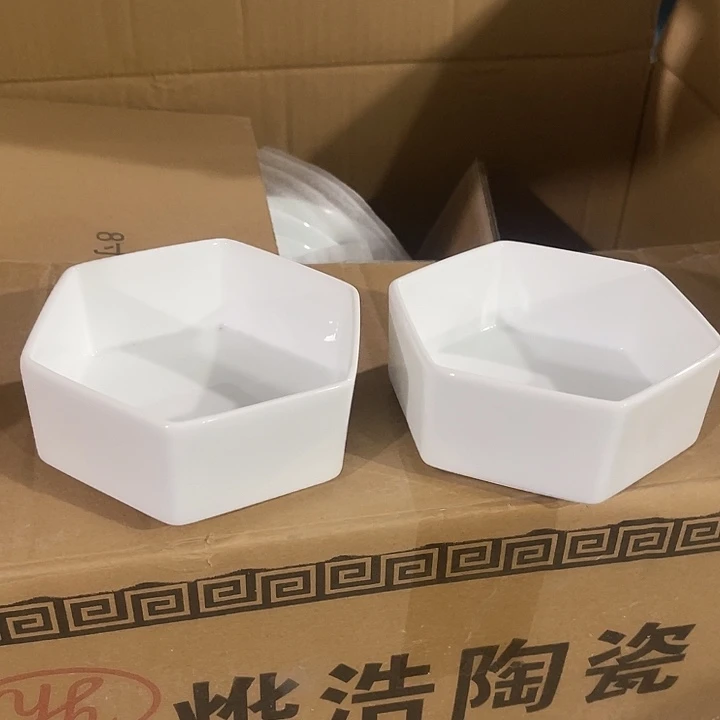 瓷片高白泥六角蝶2个，包邮