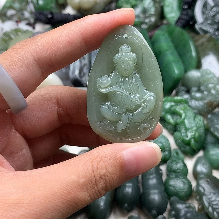 颈饰未镶嵌和田玉