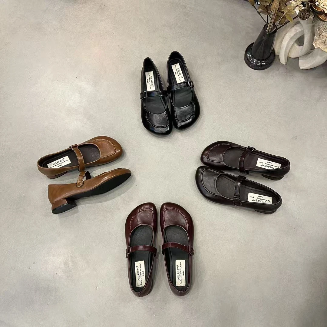 2025年秋冬季新款时尚潮流简约网红一字带拼接高级爆款芒果头单鞋