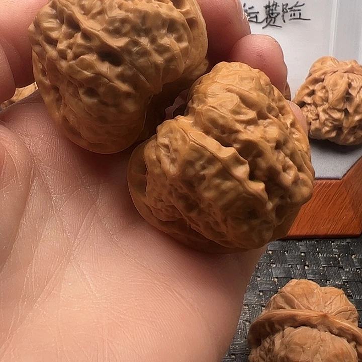 男***爵文玩核桃吊坠蛤蟆