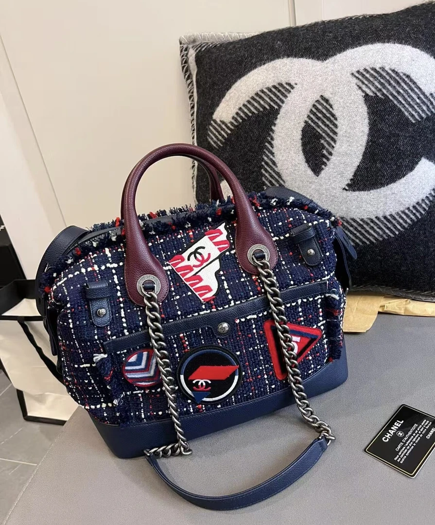 95新 Chanel/香奈儿 泡泡专属/香奈儿限量勋章机场包/98新包展