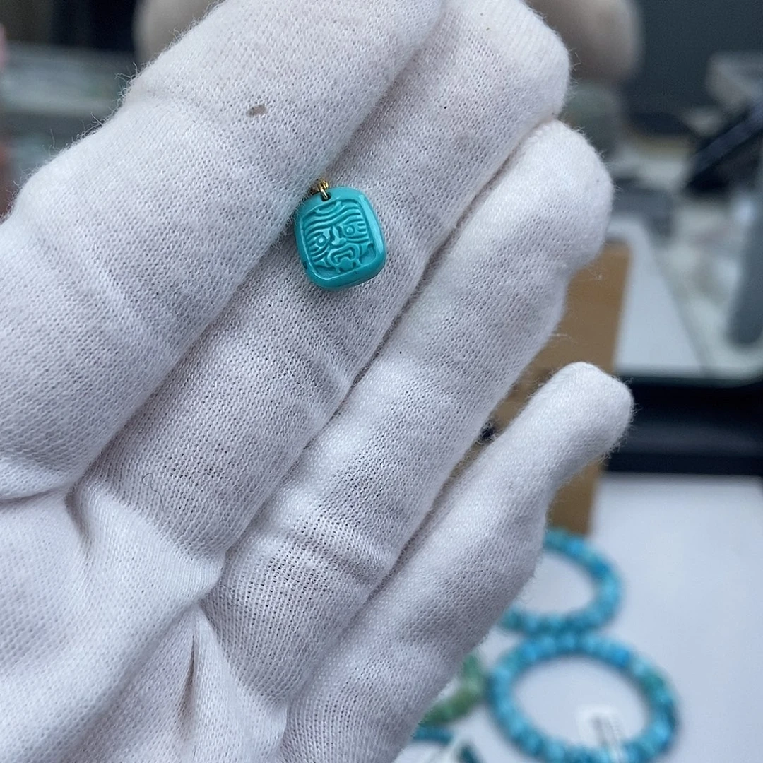 绿松石未镶嵌珠宝奇石