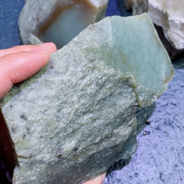 和田玉未镶嵌珠宝半成品