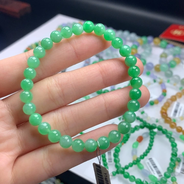 翡翠手镯未镶嵌卡