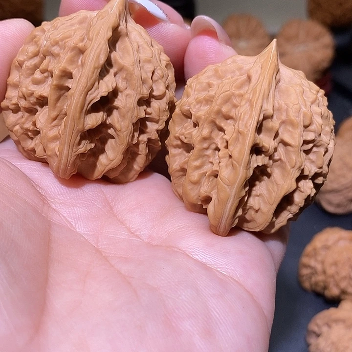 把件文玩核桃40原树野生招财虎