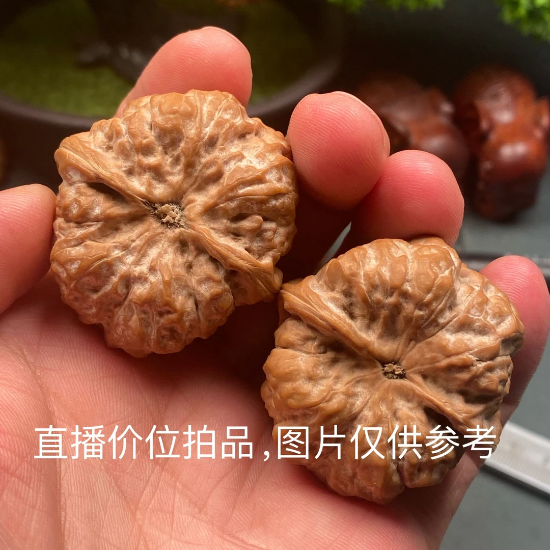 文玩核桃手把件（以直播间展示为准）