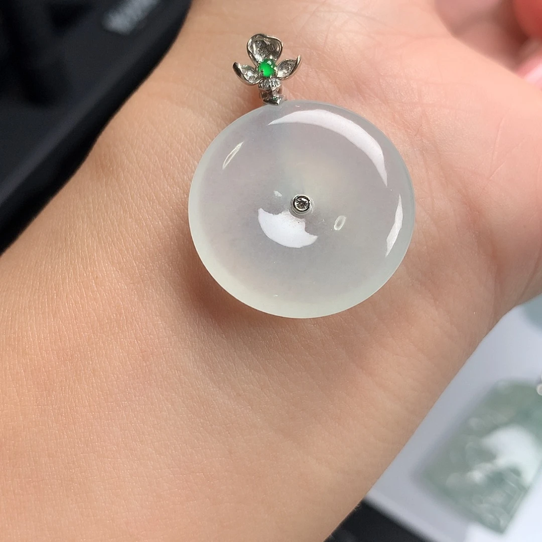 翡翠18K金镶嵌吊坠(赠链)平安扣