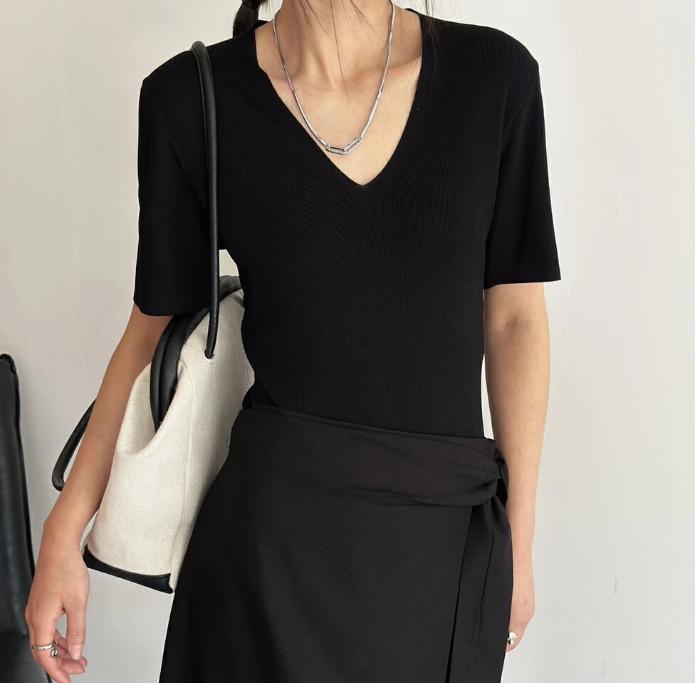 V领舒适时尚针织上衣