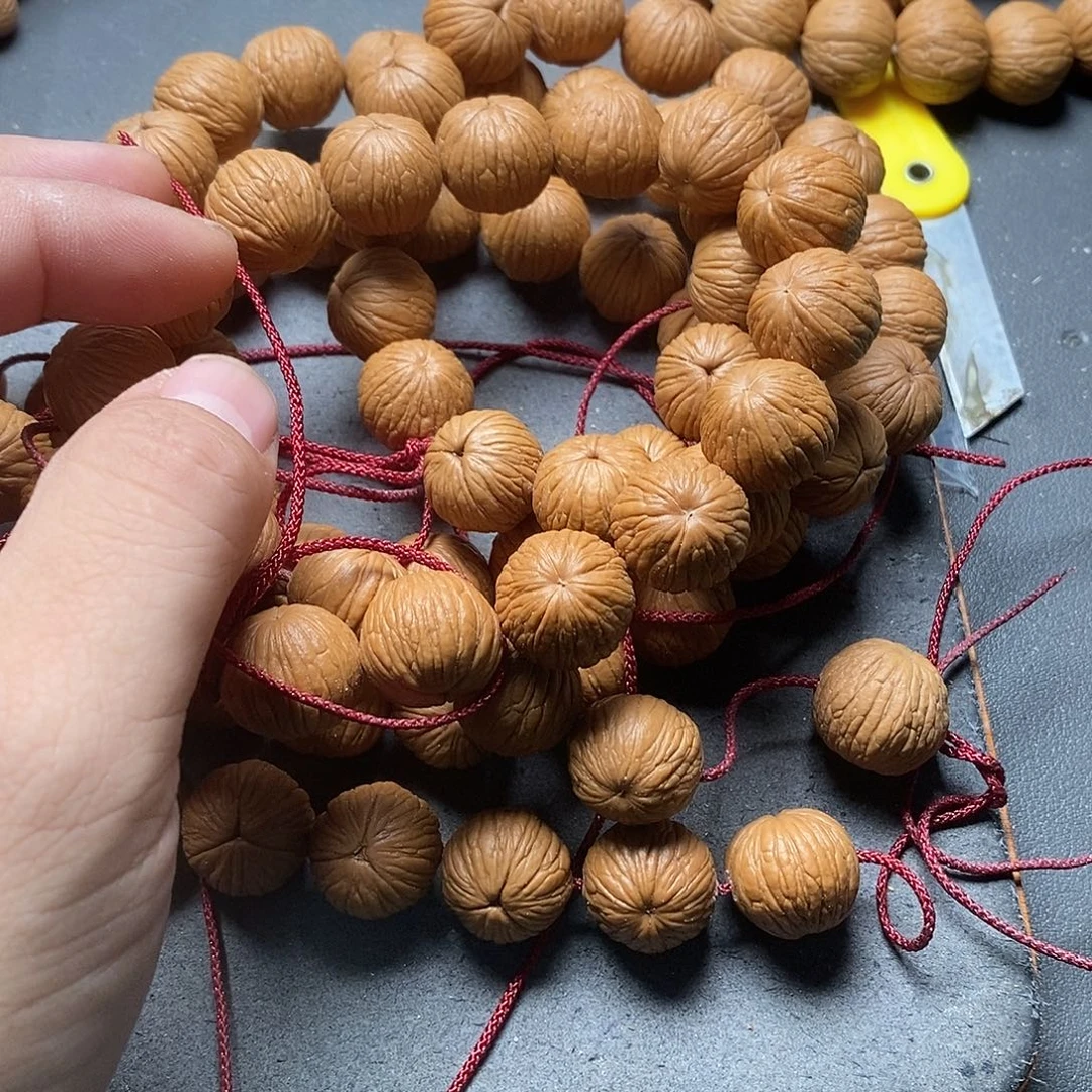 吊坠猴头核桃奔驰三棱