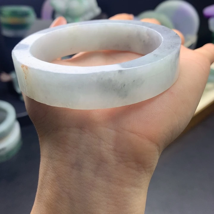 定制翡翠未镶嵌翡翠手镯